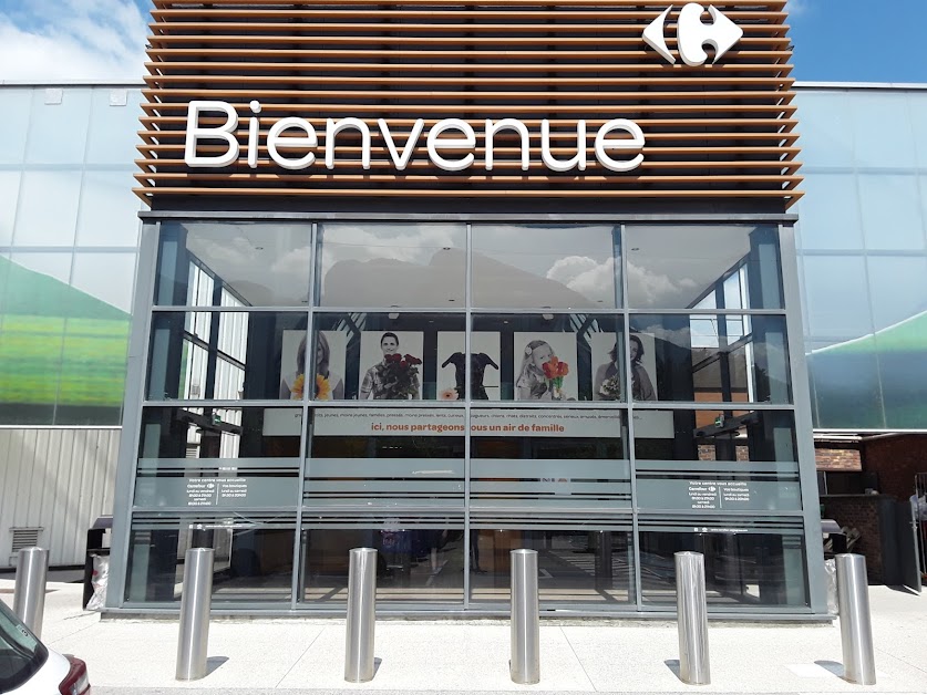 Centre commercial Carrefour Saint-Egrève à Saint-Egrève (Isère 38)