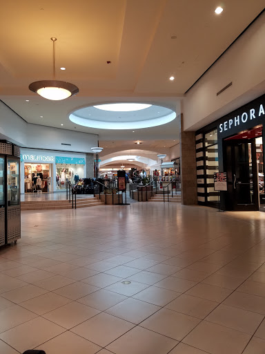 Shopping Mall «Charlottesville Fashion Square», reviews and photos, 1600 Rio Rd E, Charlottesville, VA 22901, USA