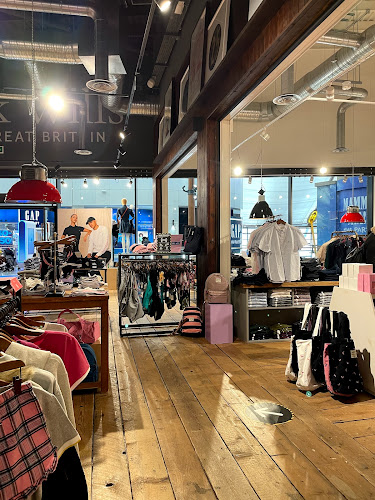 Reviews of Jack Wills O2 in London - Clothing store