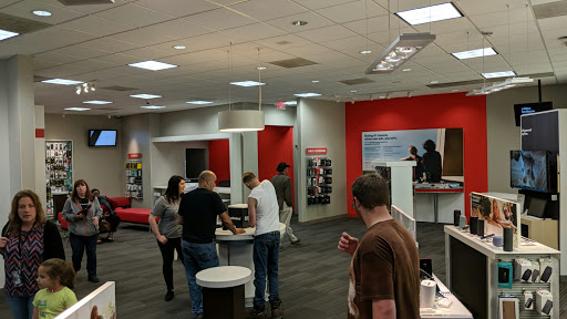 Cell Phone Store «Verizon», reviews and photos, 2544 South Rd, Poughkeepsie, NY 12601, USA