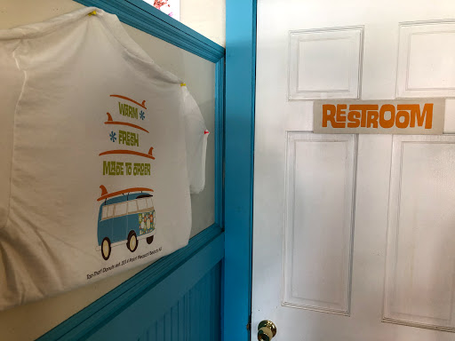 Donut Shop «Top That! Donuts», reviews and photos, 210 Ocean Ave, Point Pleasant Beach, NJ 08742, USA