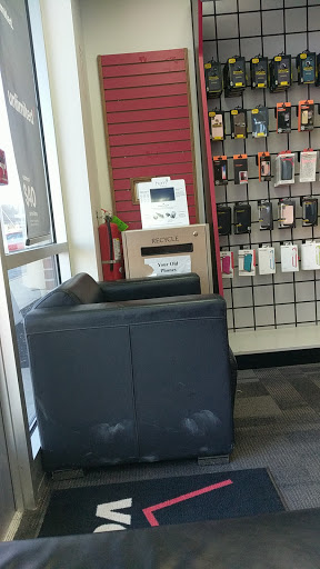 Cell Phone Store «Verizon Wireless», reviews and photos, 3 Bryle Pl #2, Chester, NY 10918, USA