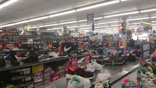 Sporting Goods Store «Big 5 Sporting Goods», reviews and photos, 242 Walnut St, Redwood City, CA 94064, USA