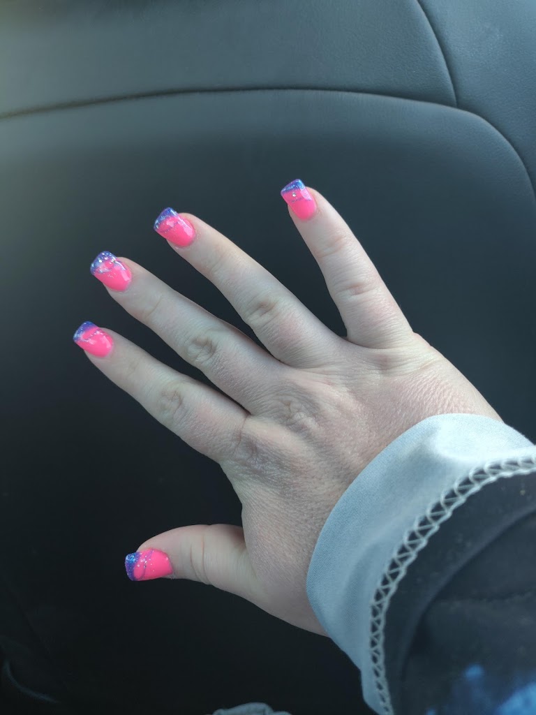 Annie's Nails 08406