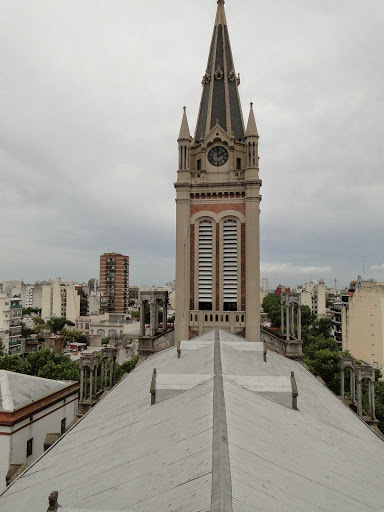 Basílica María Auxiliadora y San Carlos