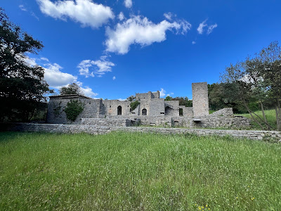 Verrerie archéologique de Couloubrines à Ferrières-les-Verreries