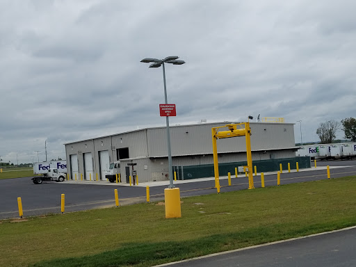 Mailing Service «FedEx Ground», reviews and photos, 6833 W 75th St, Chicago, IL 60638, USA