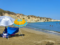 Photo de Alaminos beach avec baie spacieuse