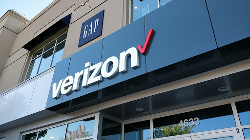 Cell Phone Store «Verizon», reviews and photos, 4633 27th Ave NE, Seattle, WA 98105, USA