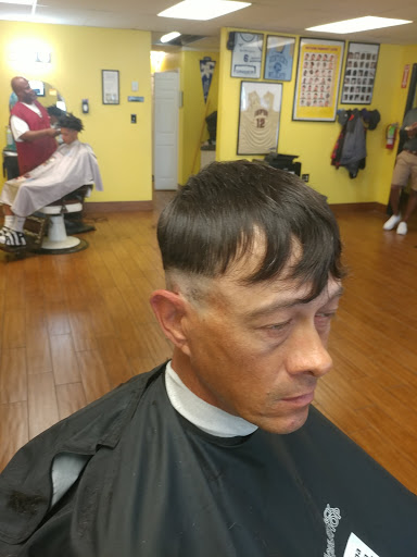 Barber Shop «Nu Look Barber & Styling Shop», reviews and photos, 1626 Spring St, Jeffersonville, IN 47130, USA