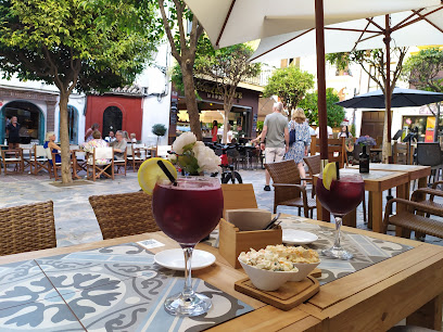 MIA CAFE - Tapas & Bar - C. Remedios, 29601 Marbella, Málaga, Spain