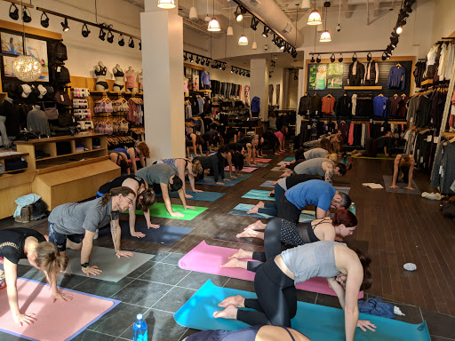 Sportswear Store «lululemon», reviews and photos, 444 Nichols Rd, Kansas City, MO 64112, USA