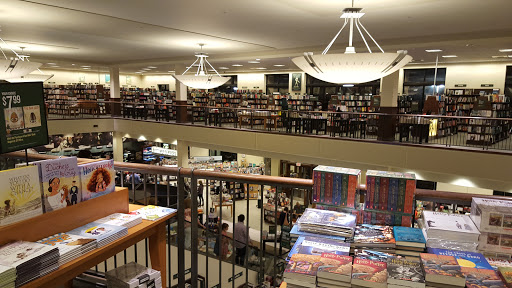 Book Store «Barnes & Noble Booksellers Boca Raton», reviews and photos, 1400 Glades Rd, Boca Raton, FL 33431, USA