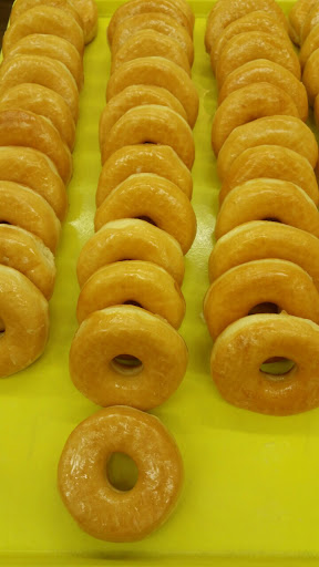 Donut Shop «Sundale Donuts», reviews and photos, 4223 Research Forest Dr #700, The Woodlands, TX 77381, USA