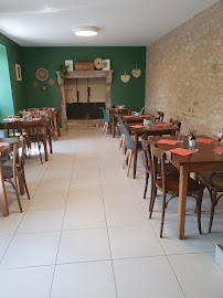 Atmosphère du Restaurant Les Saveurs de Dompierre à Dompierre-les-Églises - n°2