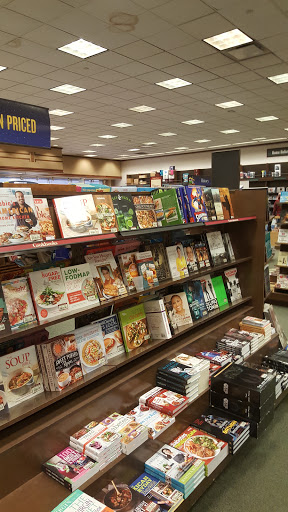 Book Store «Barnes & Noble Booksellers Maple Grove», reviews and photos, 8040 Wedgewood Ln N, Maple Grove, MN 55369, USA