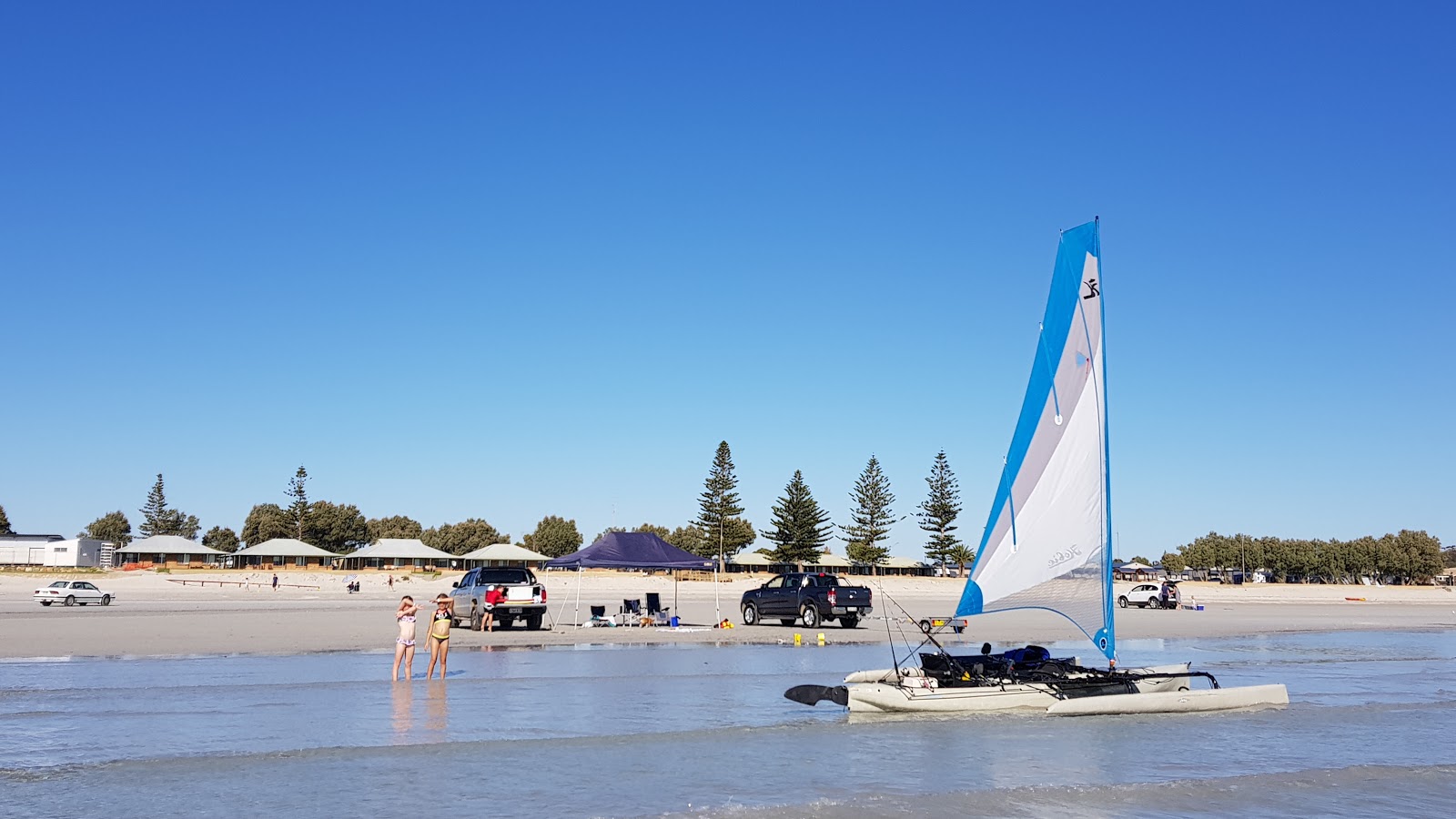 Foto van North Beach Foreshore met hoog niveau van netheid