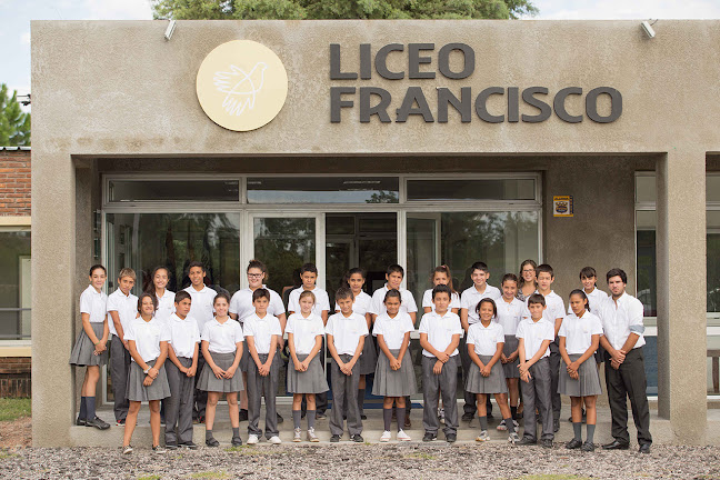 Opiniones de Liceo Francisco en Paysandú - Escuela