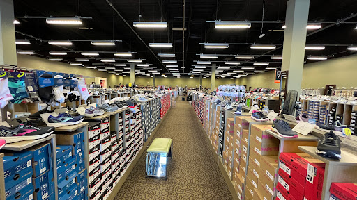 Shoe Store «DSW Designer Shoe Warehouse», reviews and photos, 2571 W Osceola Pkwy, Kissimmee, FL 34741, USA