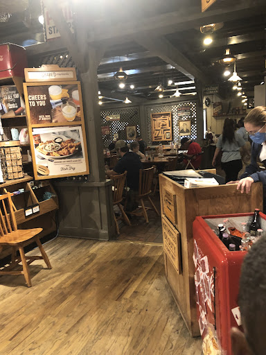 American Restaurant «Cracker Barrel Old Country Store», reviews and photos, 10250 Plaza Americana Dr, Baton Rouge, LA 70816, USA