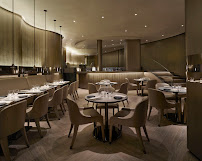 Atmosphère du Restaurant italien Emporio Armani Caffè à Paris - n°19