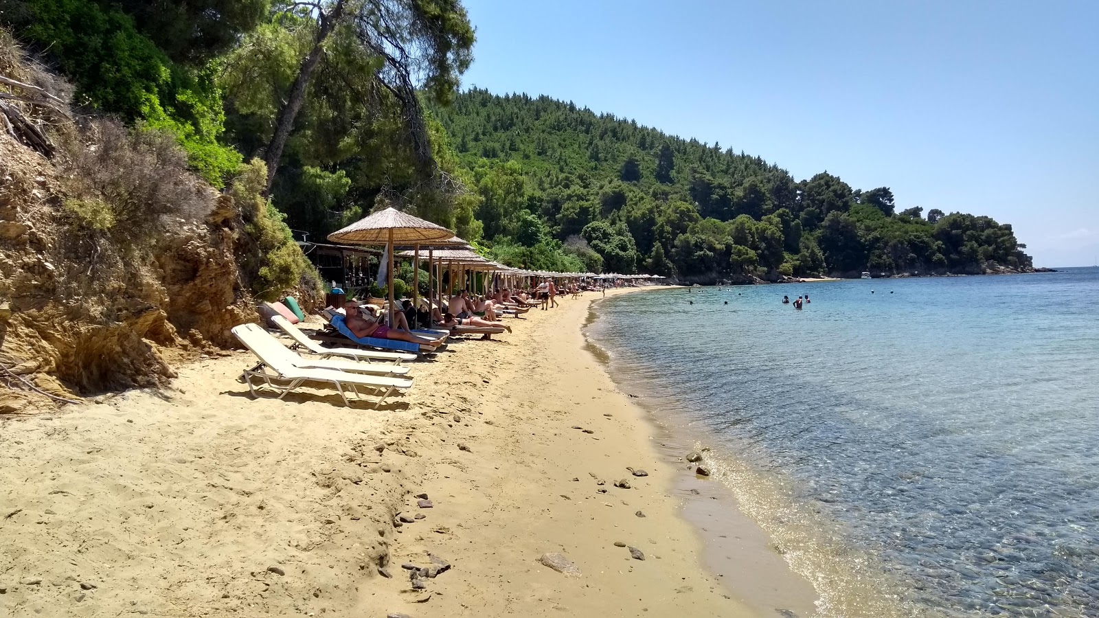 Foto von Maratha beach mit geräumige bucht
