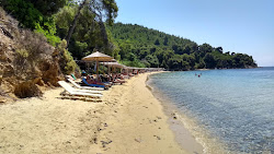 Photo de Maratha beach avec baie spacieuse