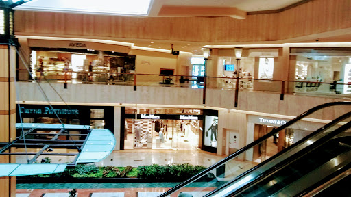 Shopping Mall «Northbrook Court», reviews and photos, 2171 Lake Cook Rd, Northbrook, IL 60062, USA