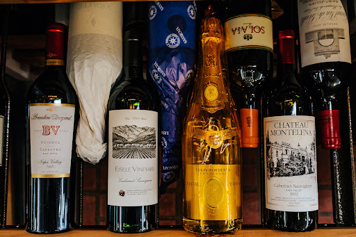 Raeders Wines & Liquors image 3