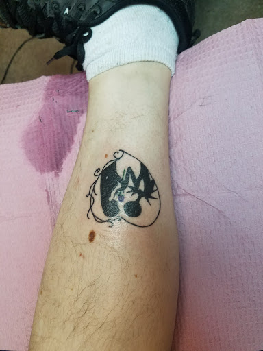 Tattoo Shop «Cherokee Creek Tattoo», reviews and photos, 32449 Ford Rd, Garden City, MI 48135, USA
