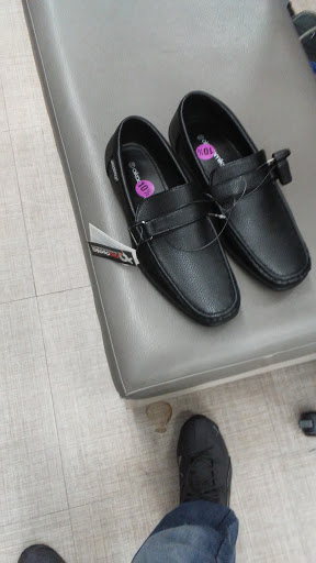 Clothing Store «Burlington Coat Factory», reviews and photos, 400 Lowell Ave #1, Haverhill, MA 01832, USA