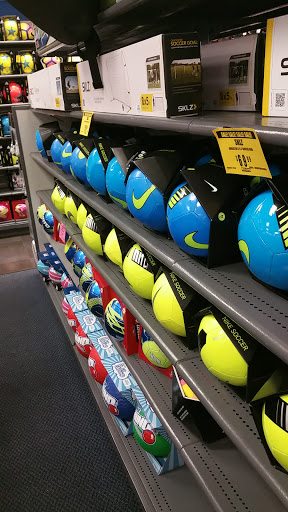 Sporting Goods Store «Big 5 Sporting Goods», reviews and photos, 1623 N Dysart Rd, Avondale, AZ 85323, USA