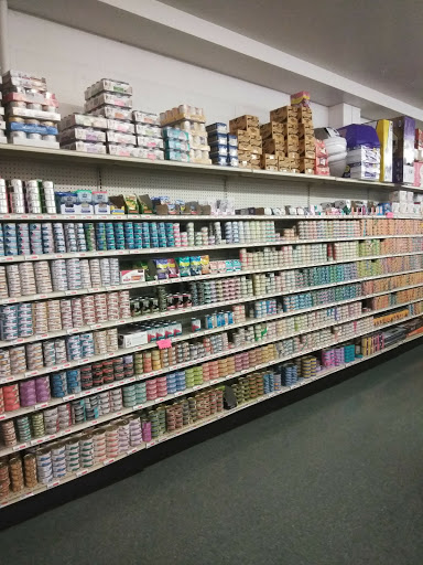 Pet Supply Store «Mini Pet Mart», reviews and photos, 876 NW 6th St, Grants Pass, OR 97526, USA
