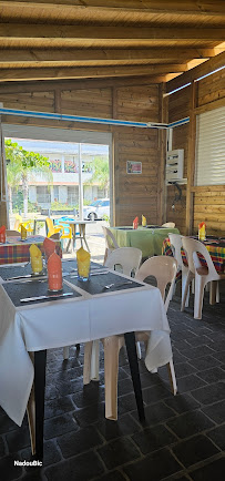 Atmosphère du Restaurant le Poisson D'Or à Port-Louis - n°7