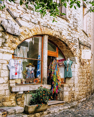 Viktor pret à porter à Saint-Paul-de-Vence
