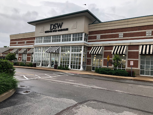 Shoe Store «DSW Designer Shoe Warehouse», reviews and photos, 290 Mid Rivers Center, St Peters, MO 63376, USA