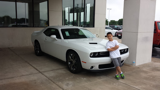 Car Dealer «Lone Star Chrysler Dodge Jeep Ram», reviews and photos, 8811 I-35, San Antonio, TX 78211, USA