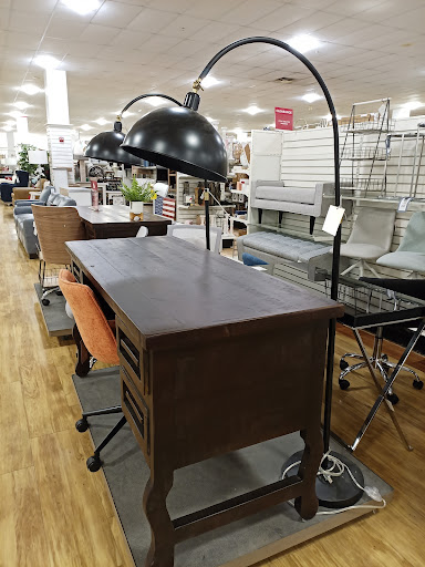 Department Store «T.J. Maxx & HomeGoods», reviews and photos, 105 Middlesex Ave, Somerville, MA 02145, USA