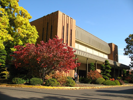 Auditorium «Bauman Auditorium», reviews and photos, 1009 E North St, Newberg, OR 97132, USA