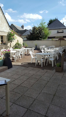 Hôtel les Roches à Avoine