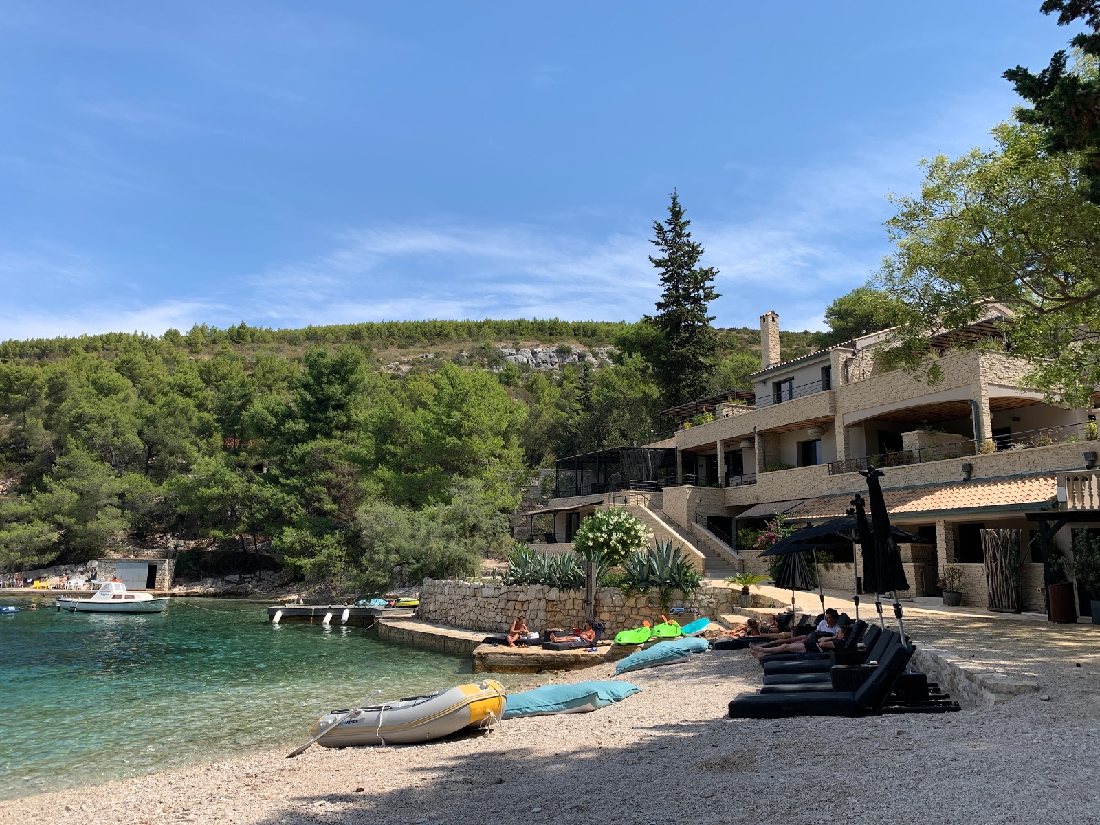 Foto de Zastupac II beach área de comodidades