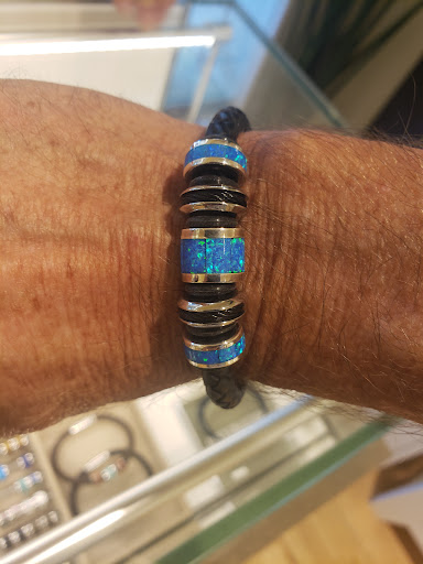 Jewelry Store «Landing Company», reviews and photos, 12949 Village Blvd, Madeira Beach, FL 33708, USA