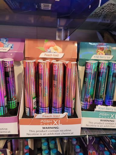 Vaporizer Store «Zee Vapor and Tobacco», reviews and photos, 6325 Dempster St, Morton Grove, IL 60053, USA