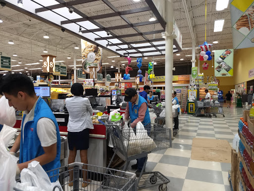 Shopping Mall «Sully Place Shopping Center», reviews and photos, 13884 Metrotech Dr, Chantilly, VA 20151, USA