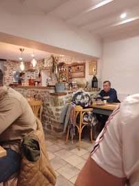 Atmosphère du Restaurant L'Essentiel Bistrot Gourmand à Orléat - n°5