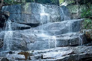 Cheekudhara waterfalls image