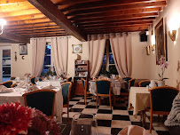 Atmosphère du Restaurant Auberge Fleurie à Cuvilly - n°1