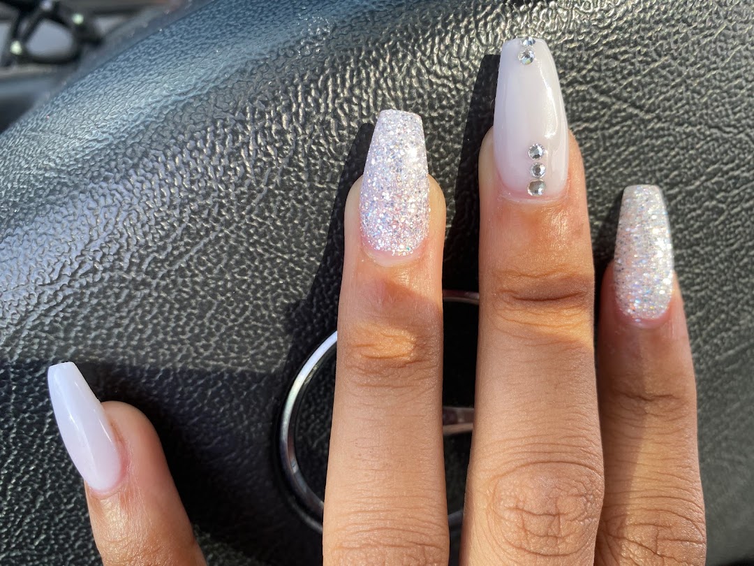 Nail E