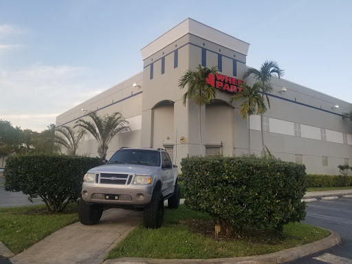 Truck Accessories Store «4 Wheel Parts - Thomas University - Miami Gardens, FL», reviews and photos, 3383 NW 167th St, Miami Gardens, FL 33056, USA