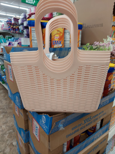 Shopping Mall «Bridle Trails Shopping Center», reviews and photos, 6501-6625 132nd Ave NE, Kirkland, WA 98033, USA